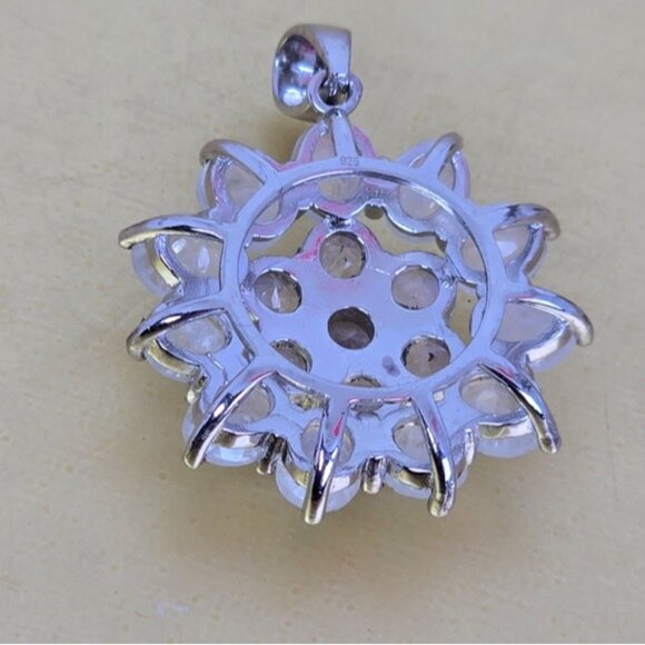 925 Sterling Silver Pendant 2x2cm with Natural Moonstone. - Picture 6 of 8